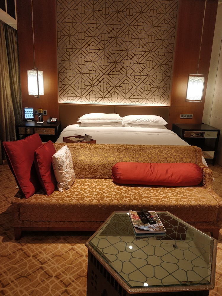 Towers Exclusive, 1 Queen Bed or 2 Twins, City view, Balcony photo 2