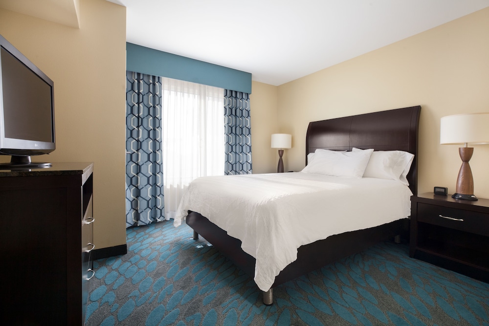 Room, 1 Queen Bed, Accessible, Bathtub (Mobility & Hearing) - Photo 2