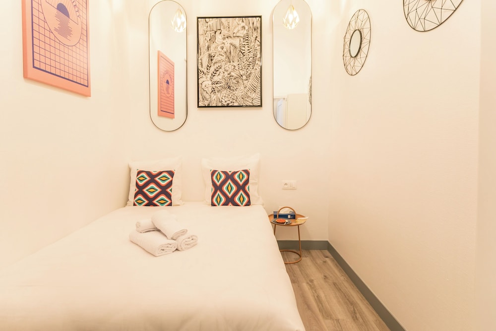 Apartment photo 2