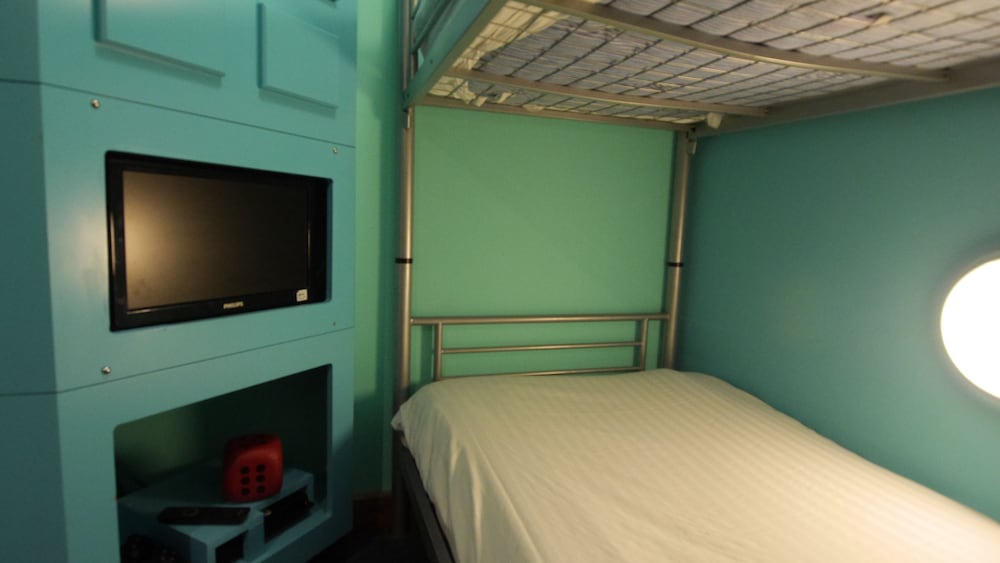 Family Room (Bunk bed size 5ft) - Photo 10