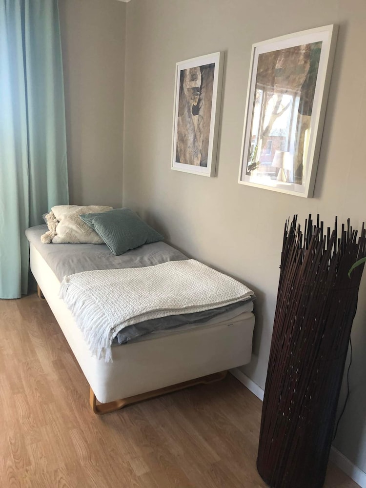 Basic Apartment photo 3