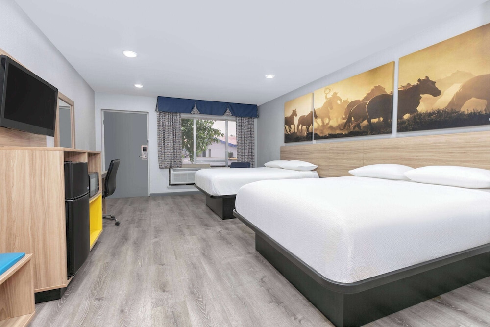 Room, 2 Double Beds, Smoking photo 1