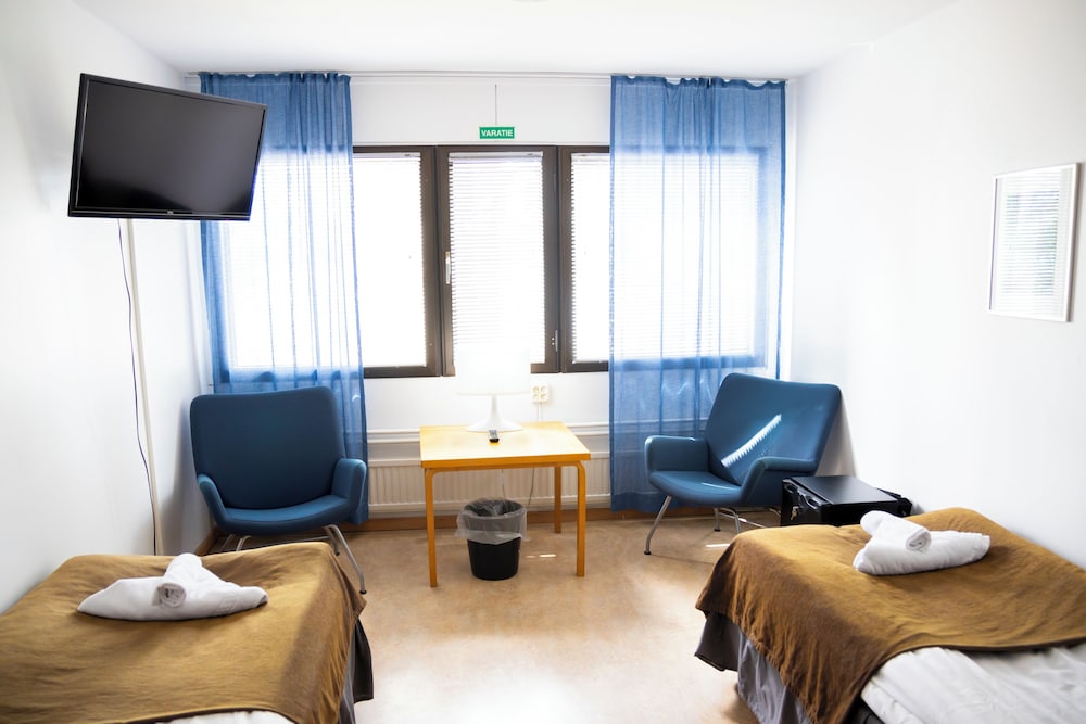 Standard Twin Room - Photo 4