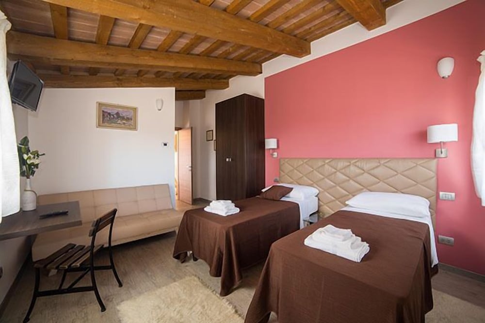 Triple Room photo 1