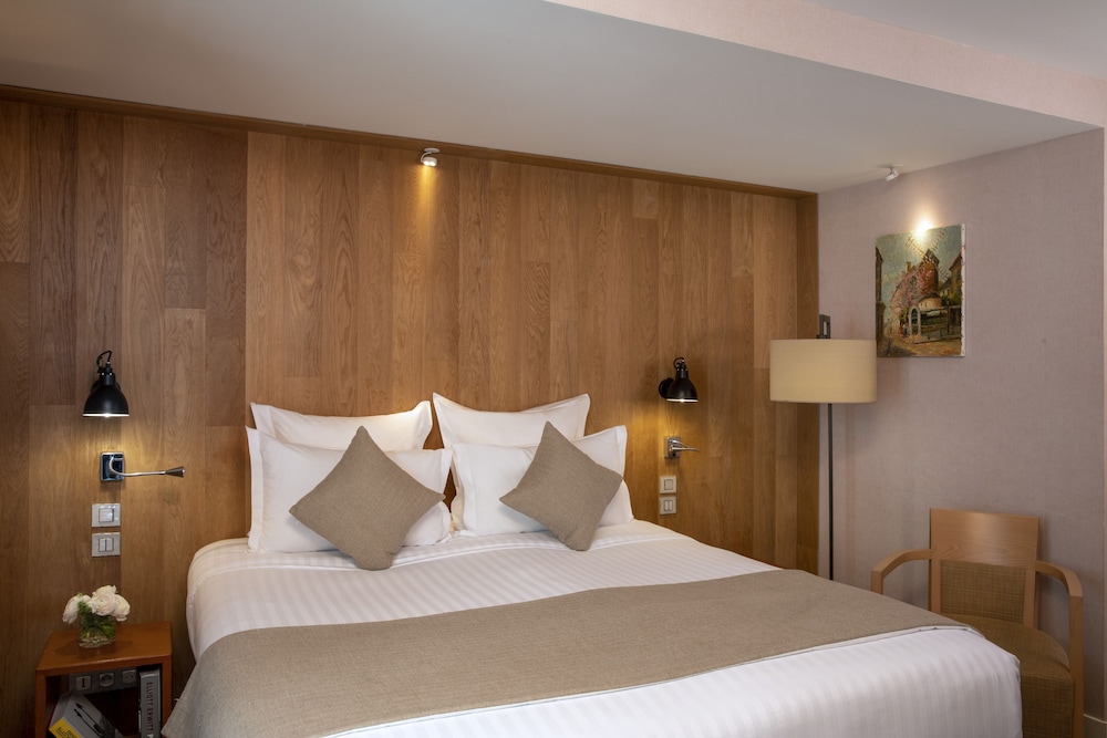Hôtel Le Pradey bedroom photo