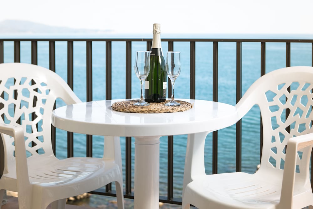 Room, Sea View (2 adults + 1 child)