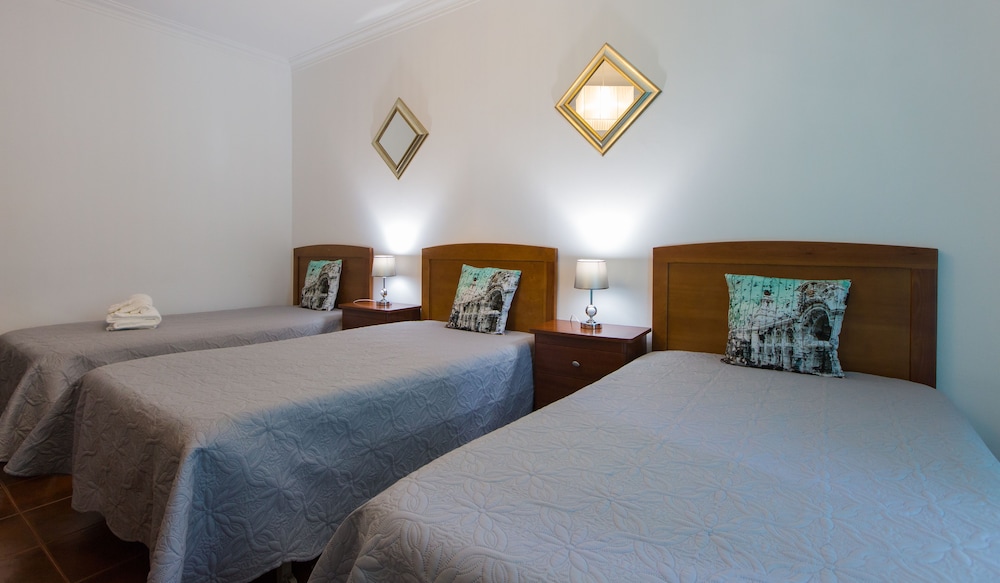 Triple Room, Balcony, City View photo 3
