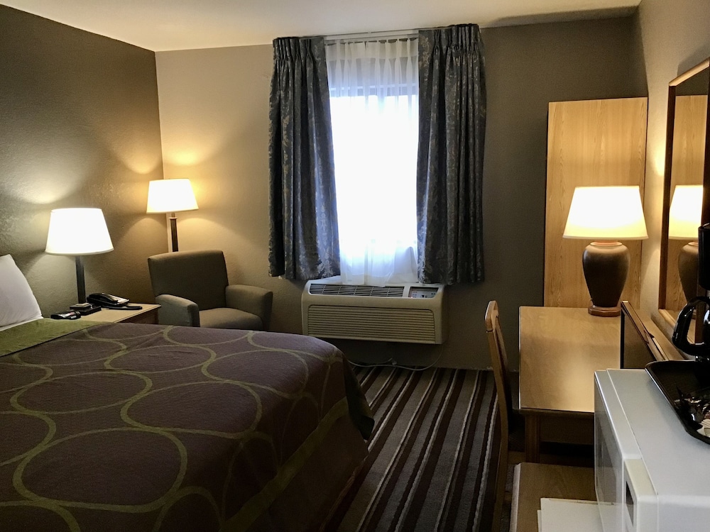 Room, 1 King Bed - Photo 2