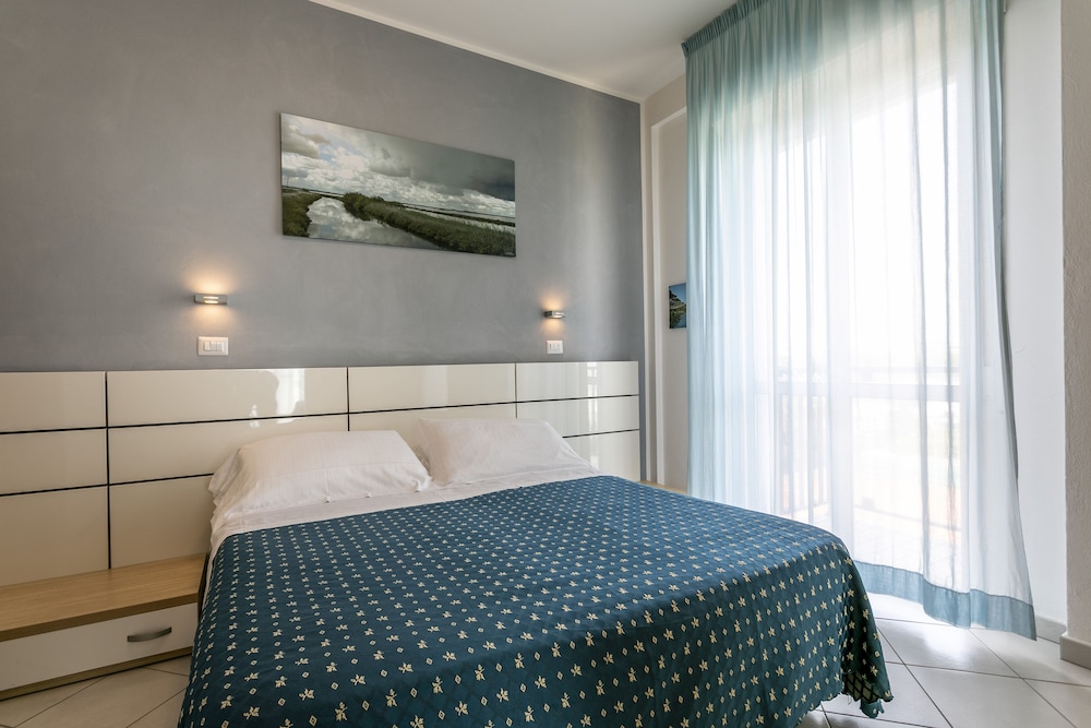 Standard Room photo 2