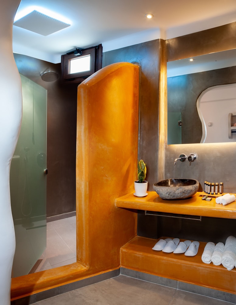Suite, 1 Bedroom, Hot Tub (External) - Photo 2