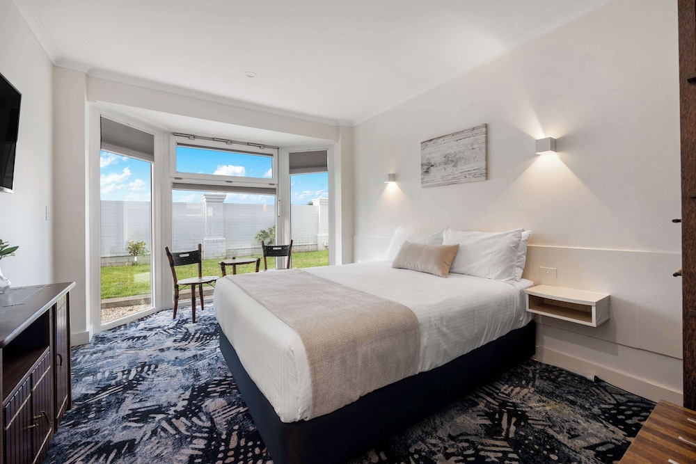 Deluxe Room, 1 Queen Bed, Garden View - Photo 1