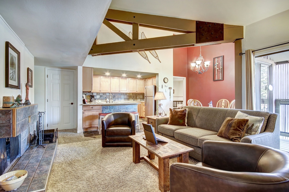 Condo, 2 Bedrooms