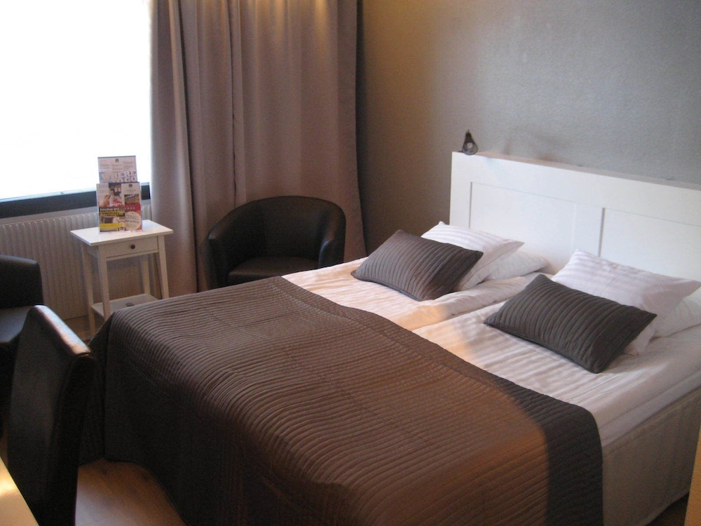 Standard Room, 2 Twin Beds, Non Smoking - Photo 4