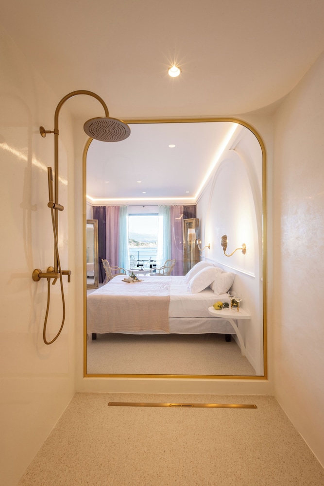 Deluxe Room - Photo 3