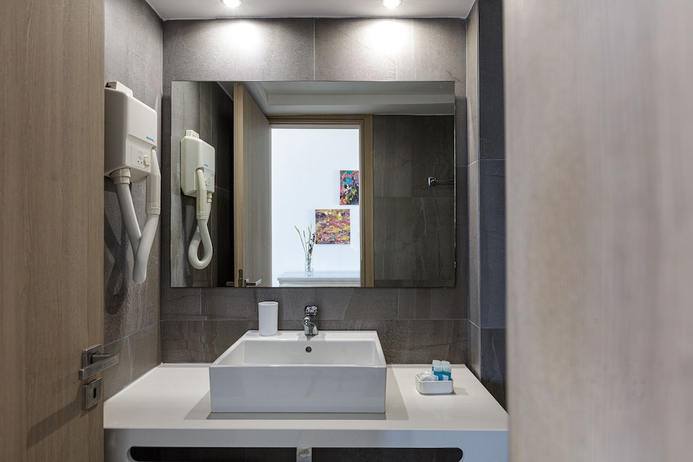 Grand Apartment, 1 Bedroom, Sea View - Photo 11