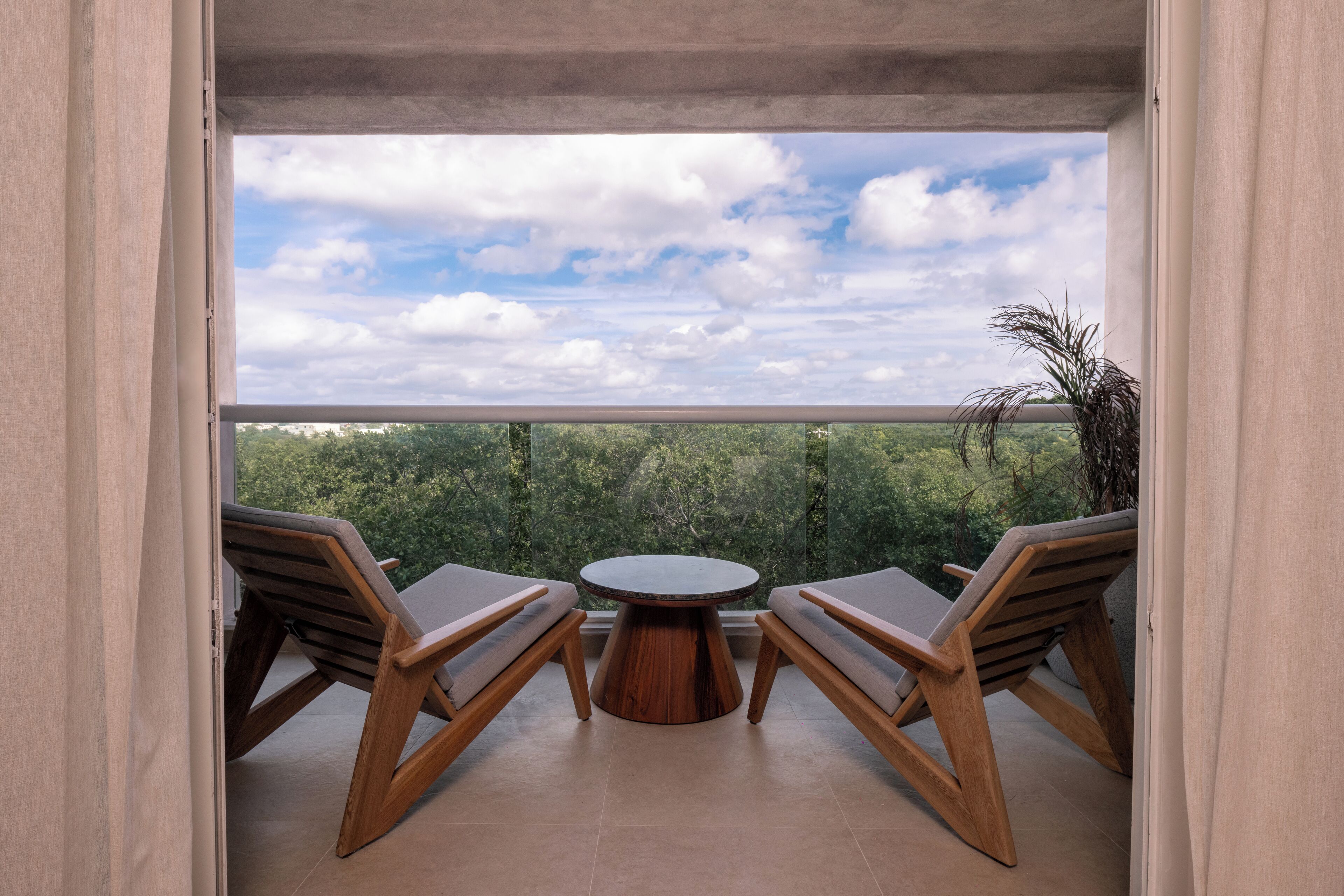 Deluxe Room, 1 King Bed, Balcony, Ocean View (Guest Room)