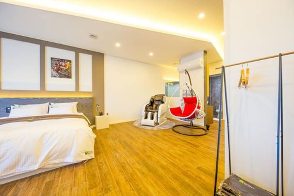 Royal Suite photo 2