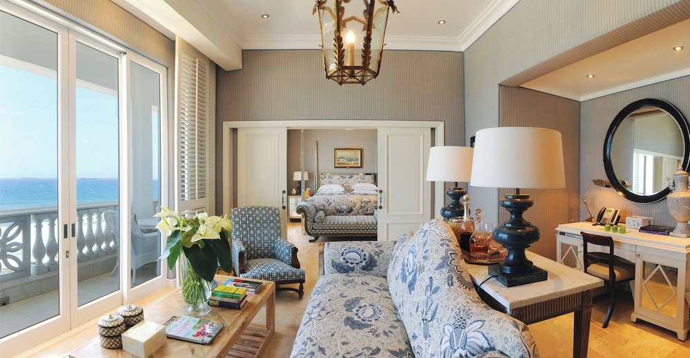 Luxury Sea Facing Suite - Photo 36