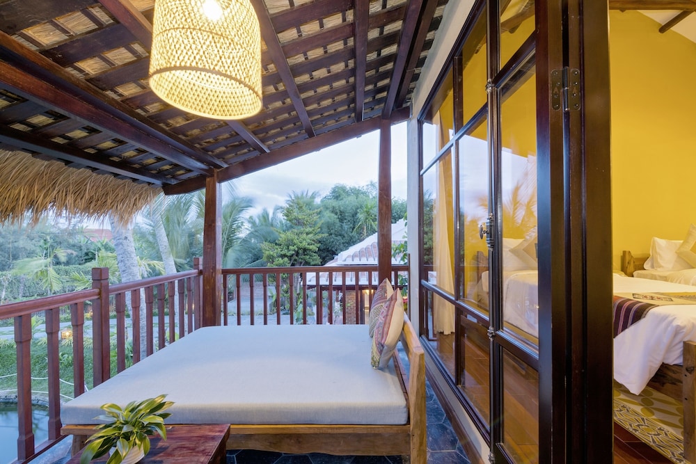 Deluxe Double or Twin Room, Lake View - Photo 2