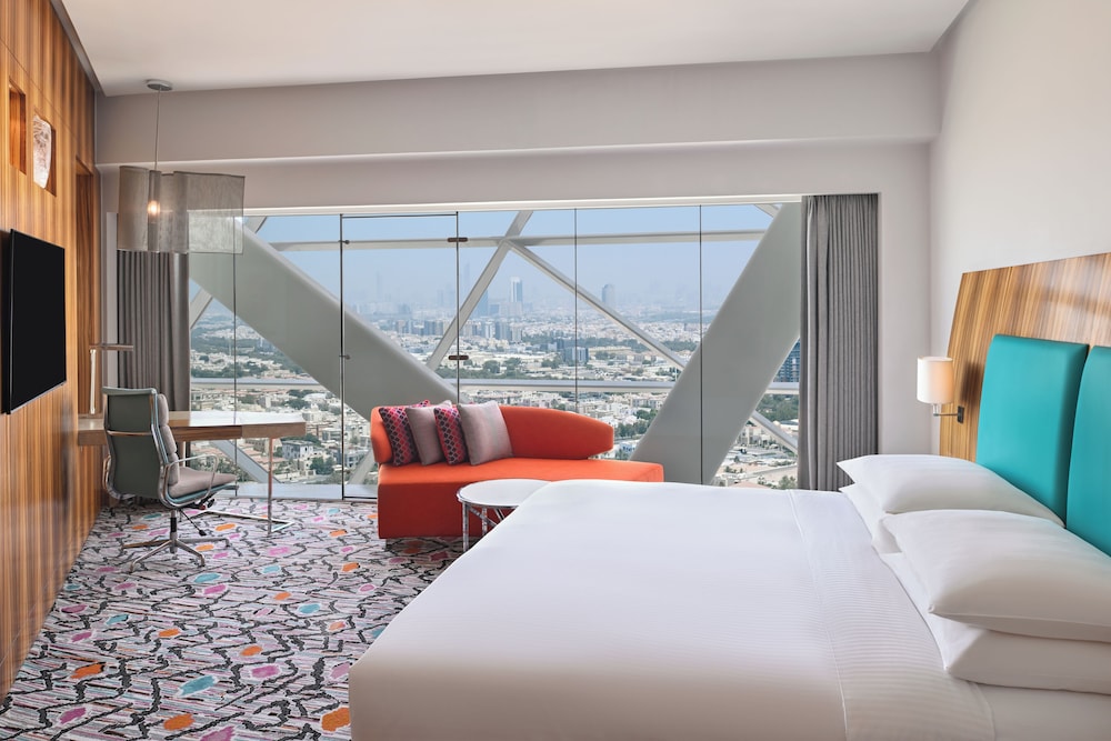 Deluxe Room, 1 King Bed photo 1