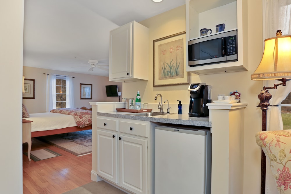 Luxury Studio Suite, Private Bathroom (Refugio Suite)