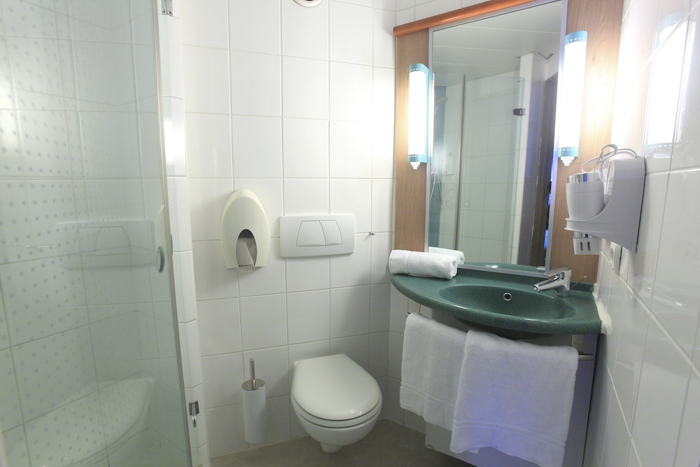 Standard Double Room - Photo 5