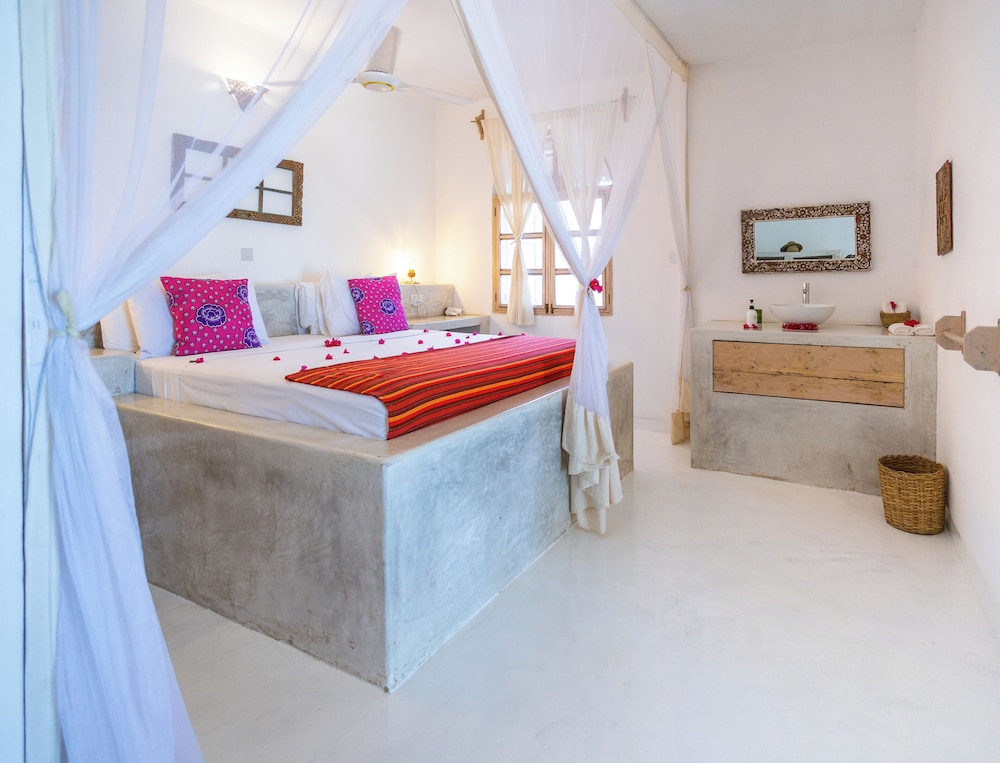 Deluxe Triple Room, Ocean View, Oceanfront photo 3