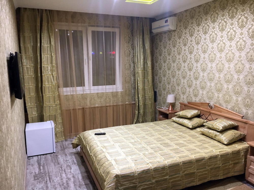 Standard Double Room (Street)