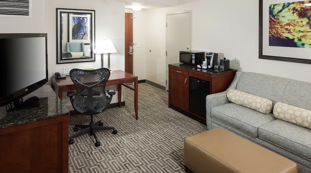 Junior Suite, 1 King Bed with Sofa bed thumbnail 6