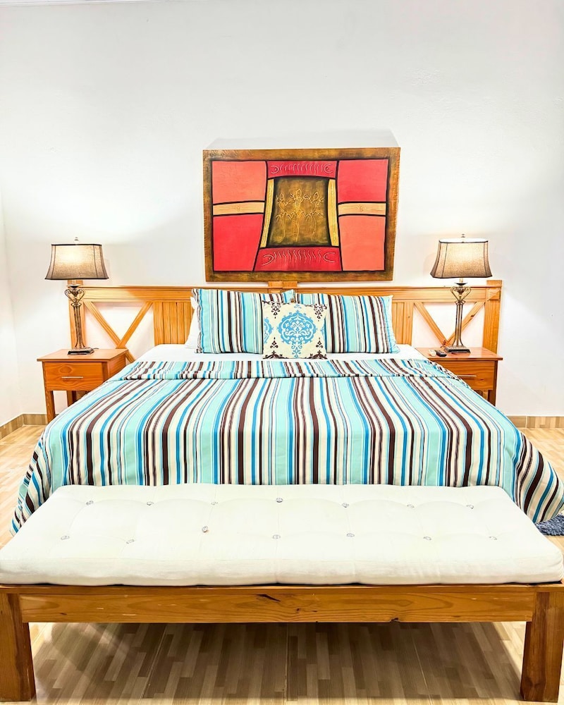 Signature Quadruple Room, Valley View photo 1