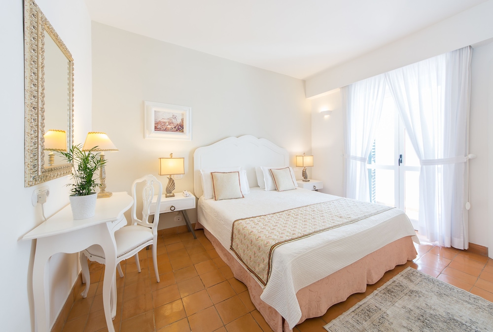 Single Room - Photo 2