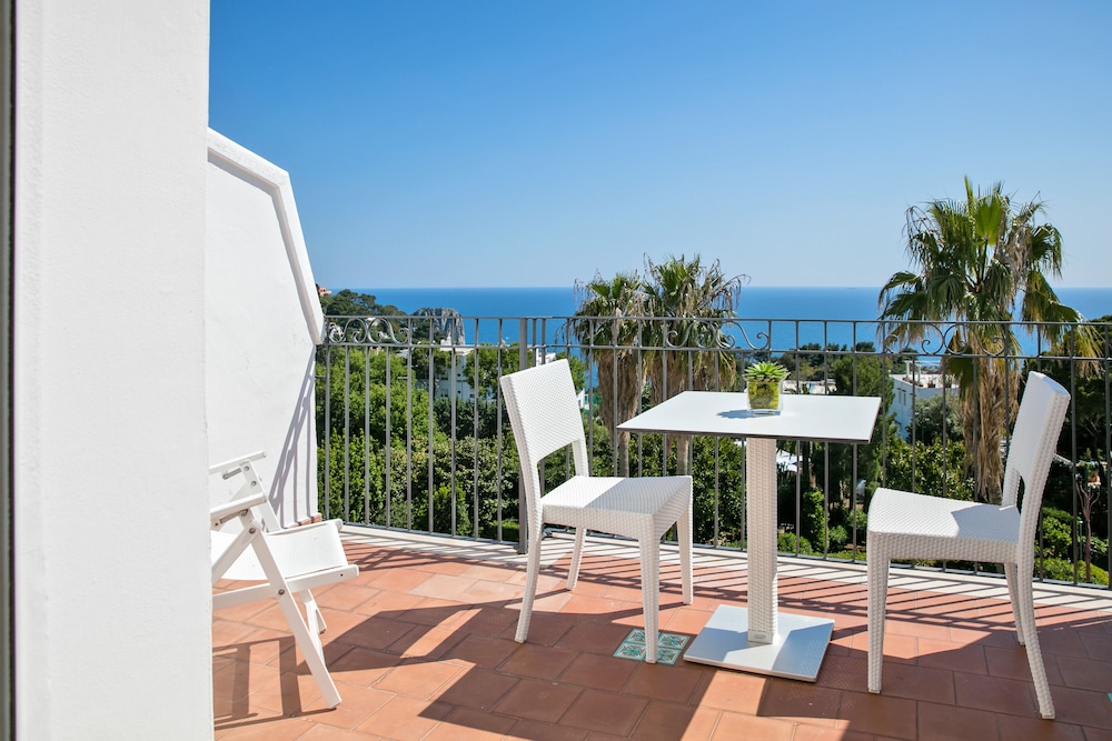Standard Double or Twin Room, Balcony, Sea View - Photo 2