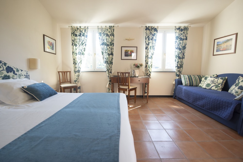 Superior Double Room, Hill View - Photo 4