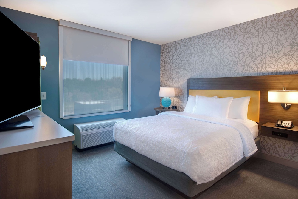 Suite, 1 Queen Bed, Accessible (Hearing) - Photo 3