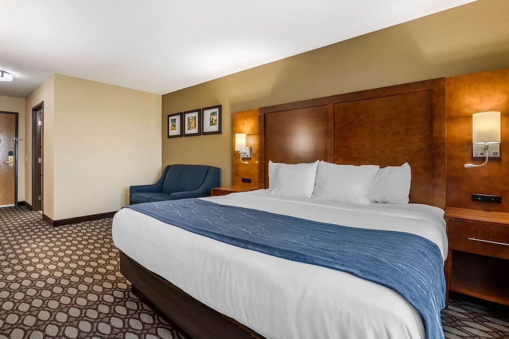 Room, 1 King Bed, Accessible, Non Smoking - Photo 3