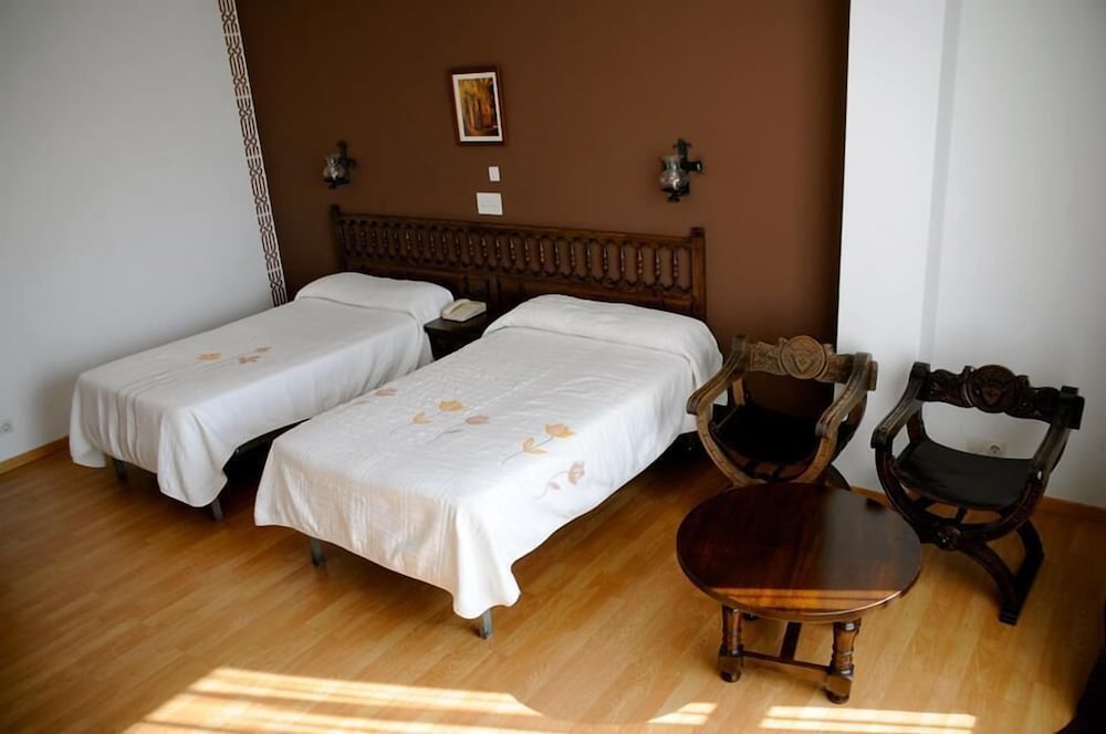 Standard Double or Twin Room photo 3