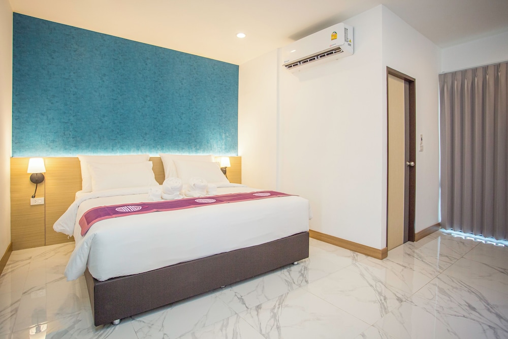 One Bedroom Suite - Photo 14