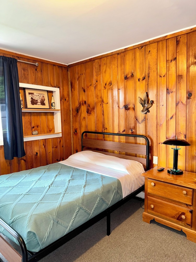 Basic Cabin, 1 Double Bed photo 1
