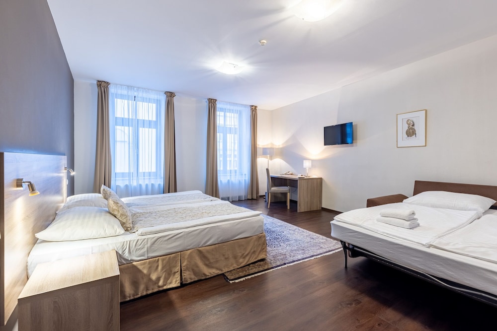 Family Suite - Photo 6