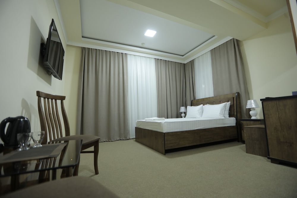 Business Double Room, 1 Queen Bed