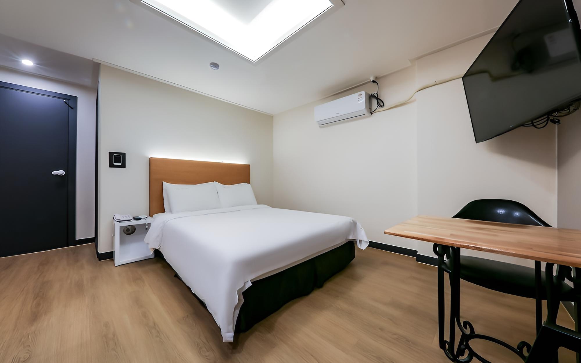 Room (General room A type (Netflix availabl) - Photo 2