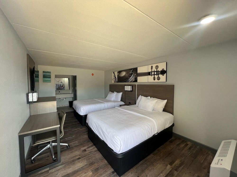 Standard 2 Queen Beds - Ground Floor