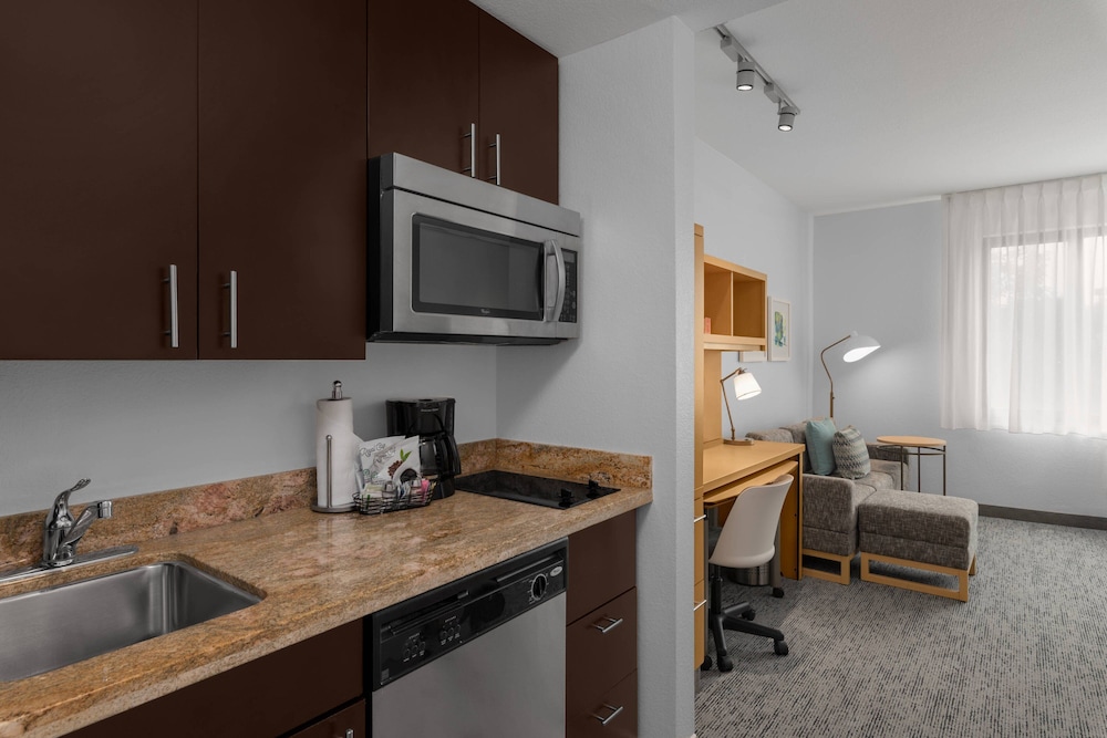 Studio, 2 Queen Beds (Mobility/Hearing Access, Roll-In Shwr) - Photo 3