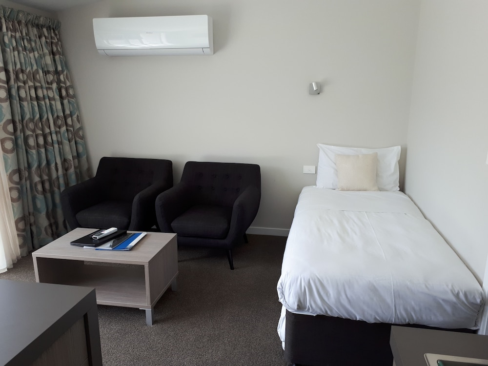 Superior Suite, 1 Bedroom, Kitchenette, Garden Area photo 2