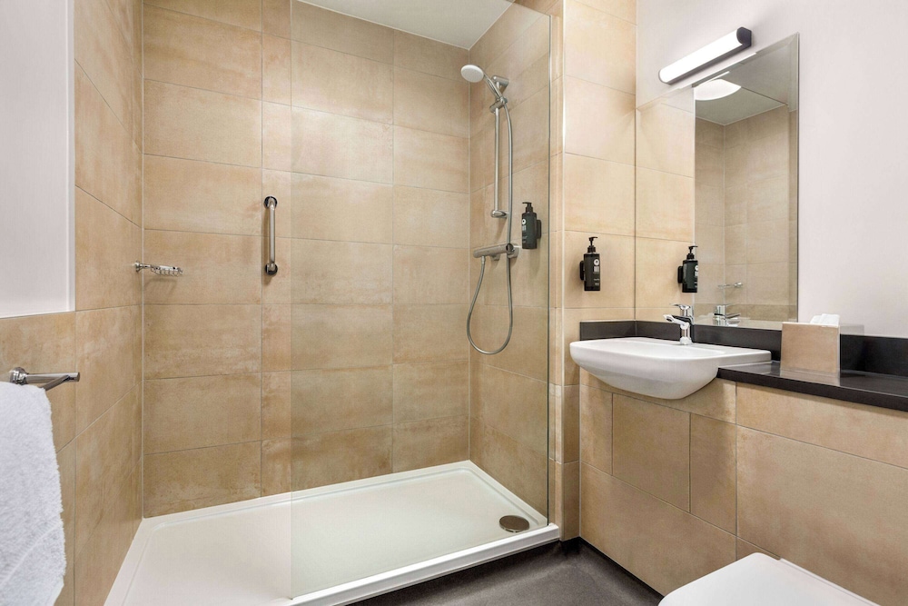 Apartment, 2 Bedrooms (1 King, 2 Twin, and 1 Sofabed) - Photo 11