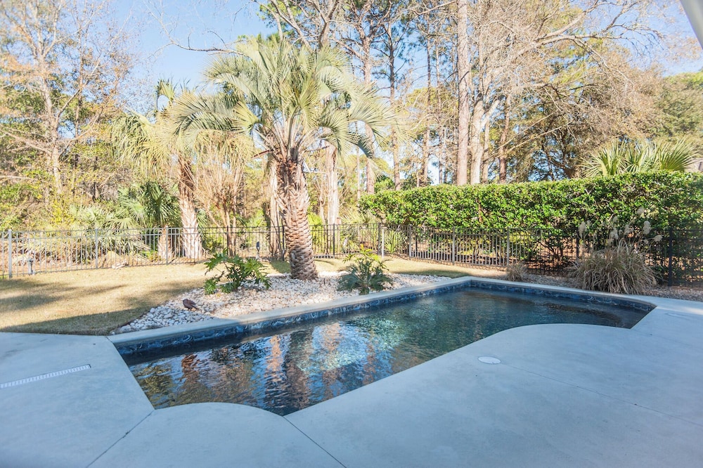House, Multiple Beds, Patio, Pool View (46 Club Course)