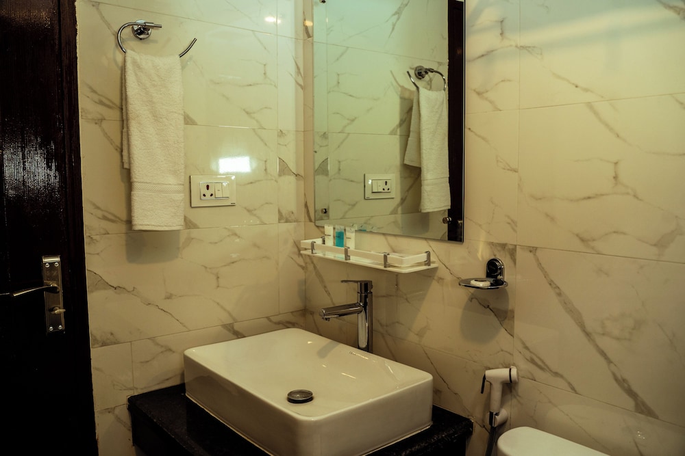 Deluxe Twin Room - Photo 7