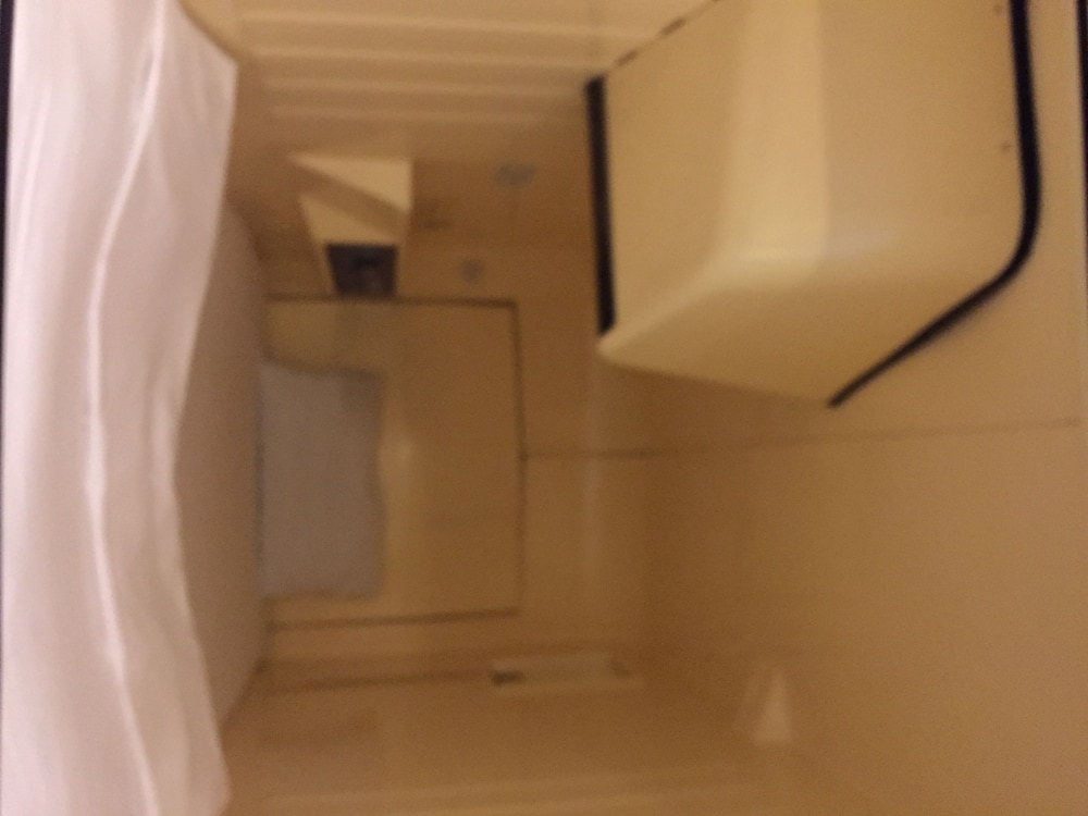 1 Capsule Male Only Floor, Shared Shower photo 3