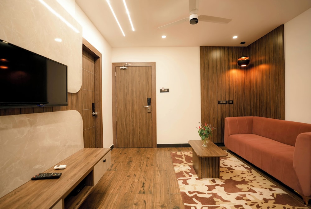 Junior Suite, 1 Bedroom, City View photo 3