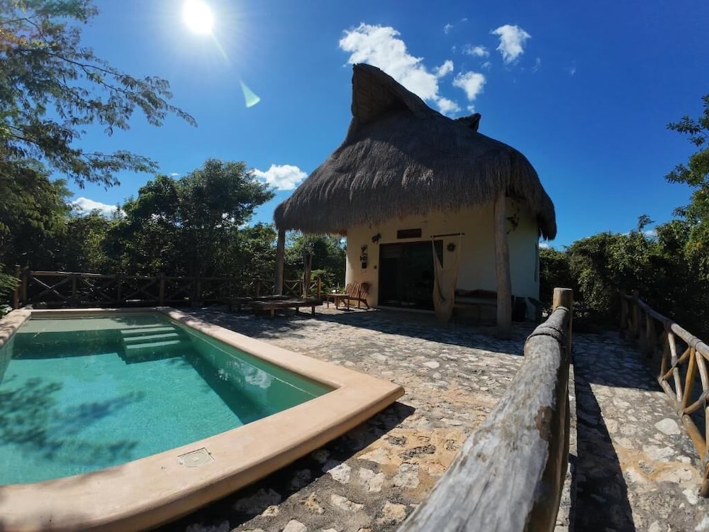Comfort Cabin, Pool View